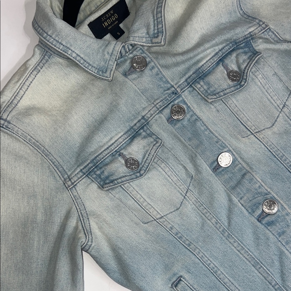 Women’s J Crew Indigo Light Blue Jean Jacket Small - Picture 6 of 9